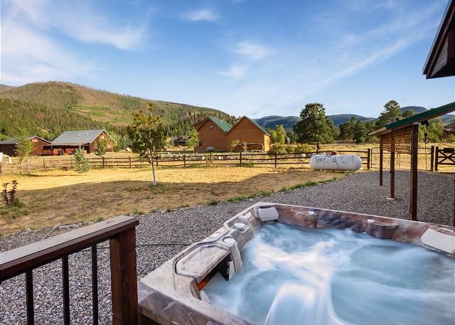 New Listing! Spacious 4BR | Private Hot Tub | Fire Pit | Near Wolf Creek 8