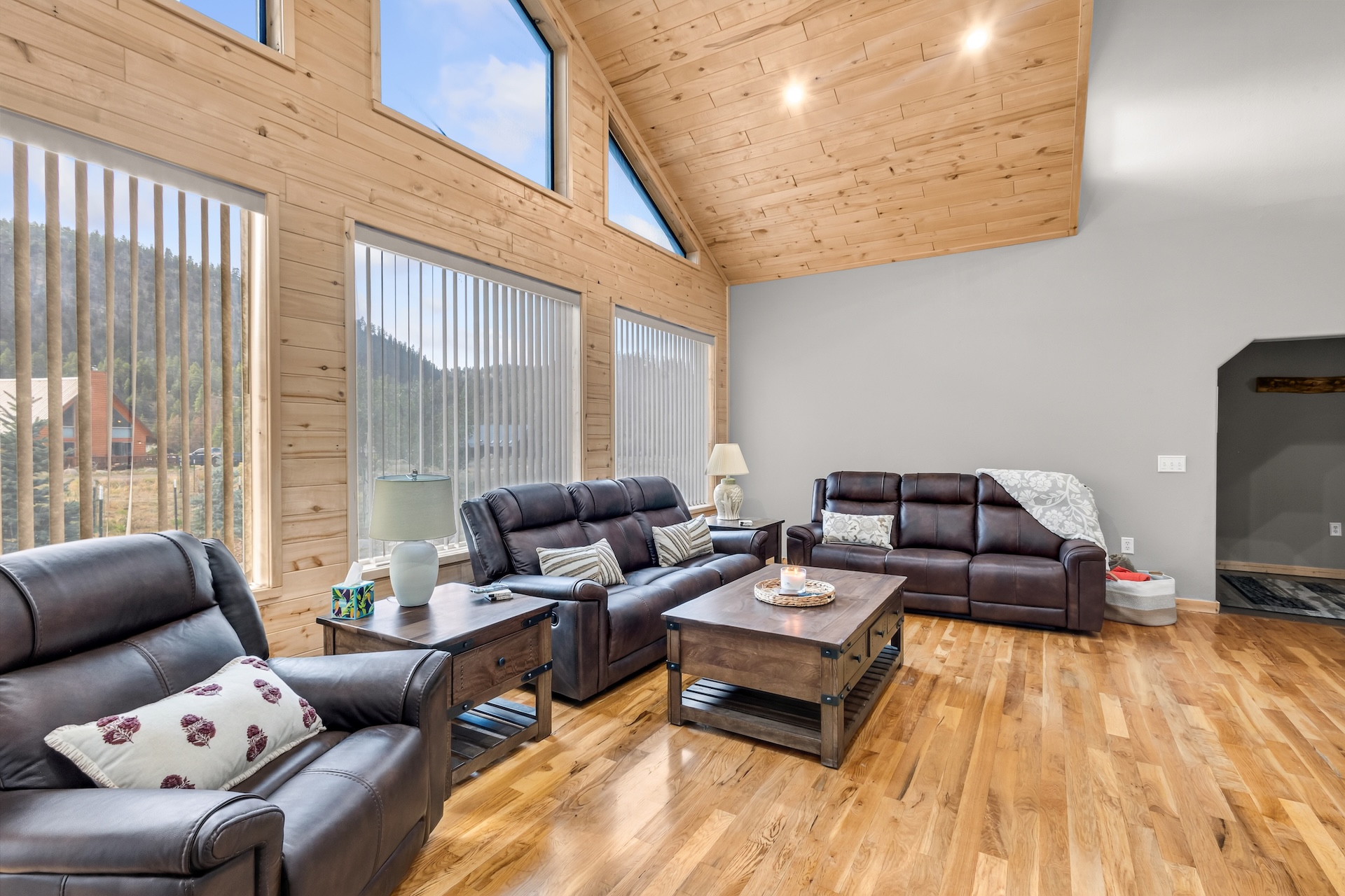 New Listing! Spacious 4BR | Private Hot Tub | Fire Pit | Near Wolf Creek | Photo 12