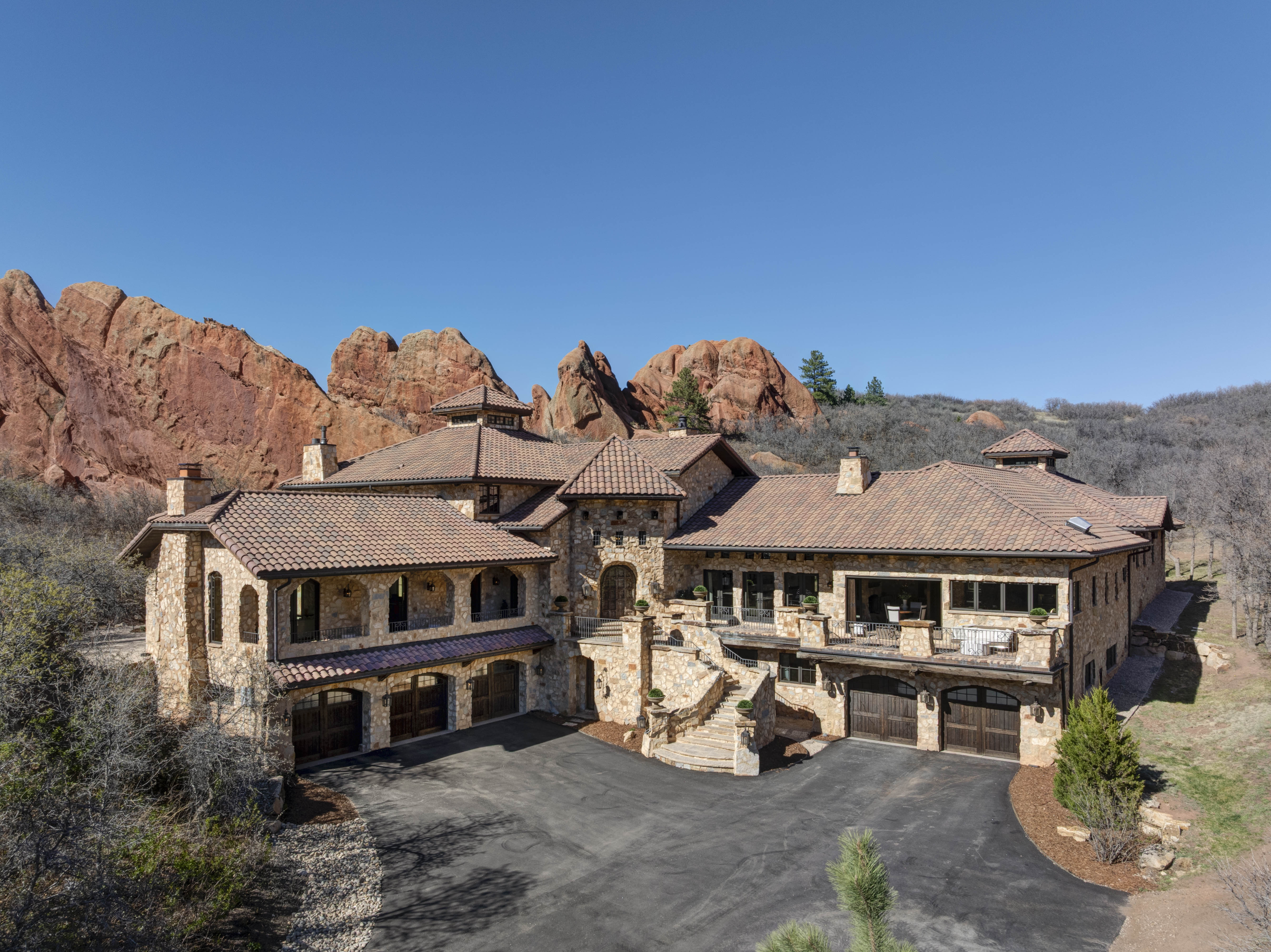 Welcome to Roxborough Castle! With 5 garages and a large driveway, there is plenty of parking space. 