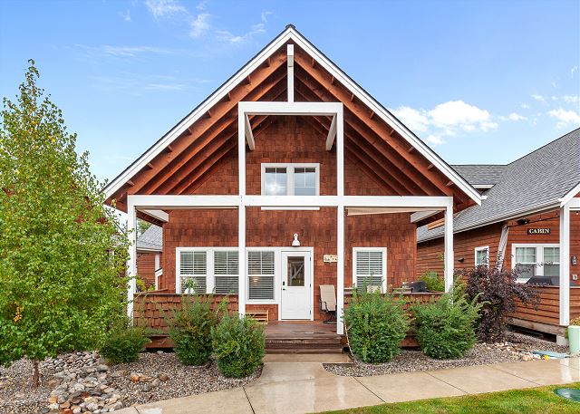 New! Cottage by the Bay | 3 Min Walk To Dover Bay Marina | Pet Friendly | AC