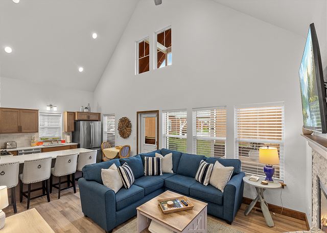New! Cottage by the Bay | 3 Min Walk To Dover Bay Marina | Pet Friendly | AC 10