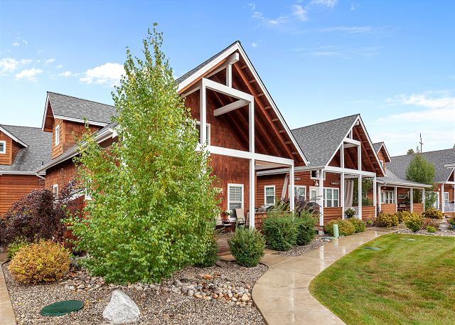 New! Cottage by the Bay | 3 Min Walk To Dover Bay Marina | Pet Friendly | AC 6