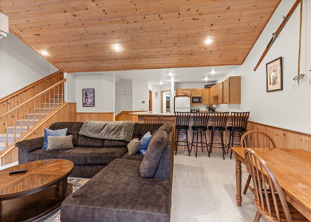New! Spacious Ski Retreat | Sleeps 13 | 3 Min to Schweitzer Mountain Resort 9
