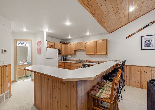New! Spacious Ski Retreat | Sleeps 13 | 3 Min to Schweitzer Mountain Resort 8