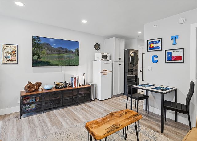 Texas Colorado Two Step | AC, Pool, Hot Tub, Golf & Ski 10