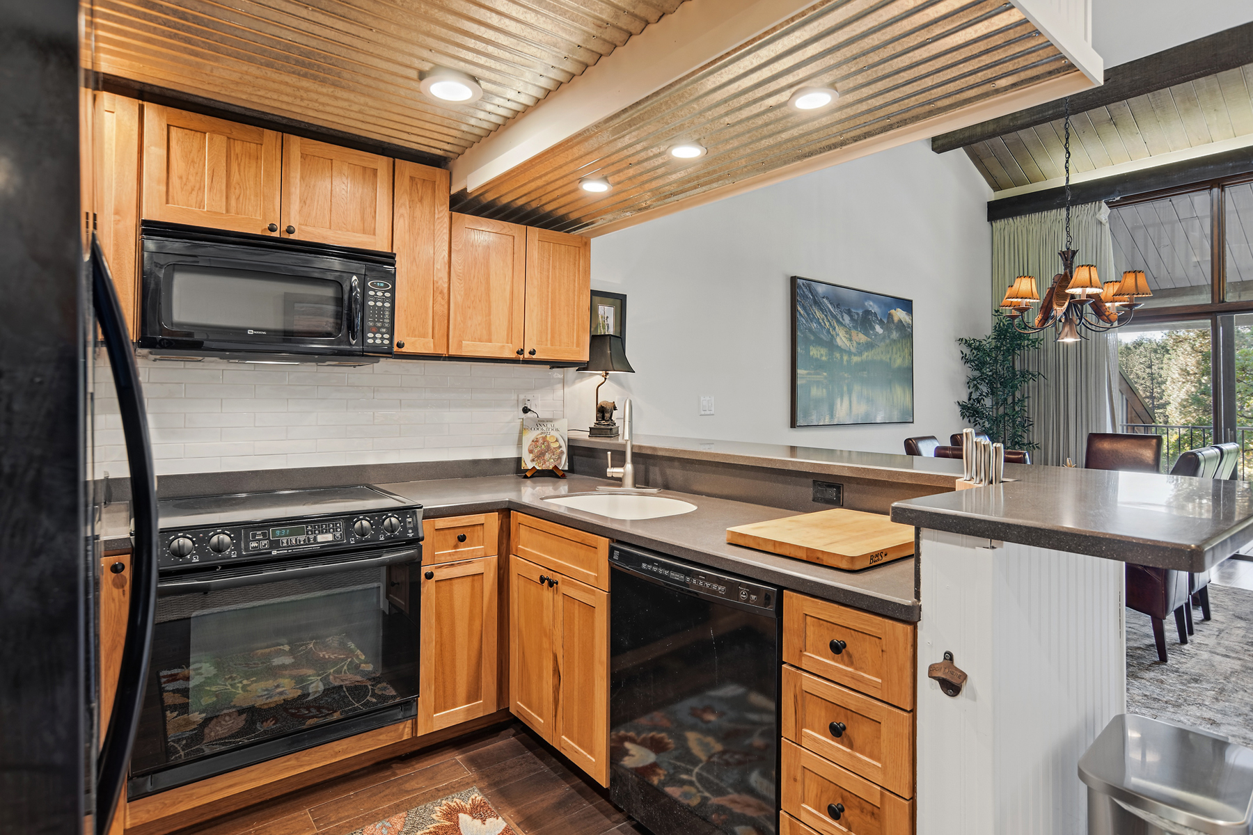 Everything you need to feel at home, right here in the heart of the kitchen.