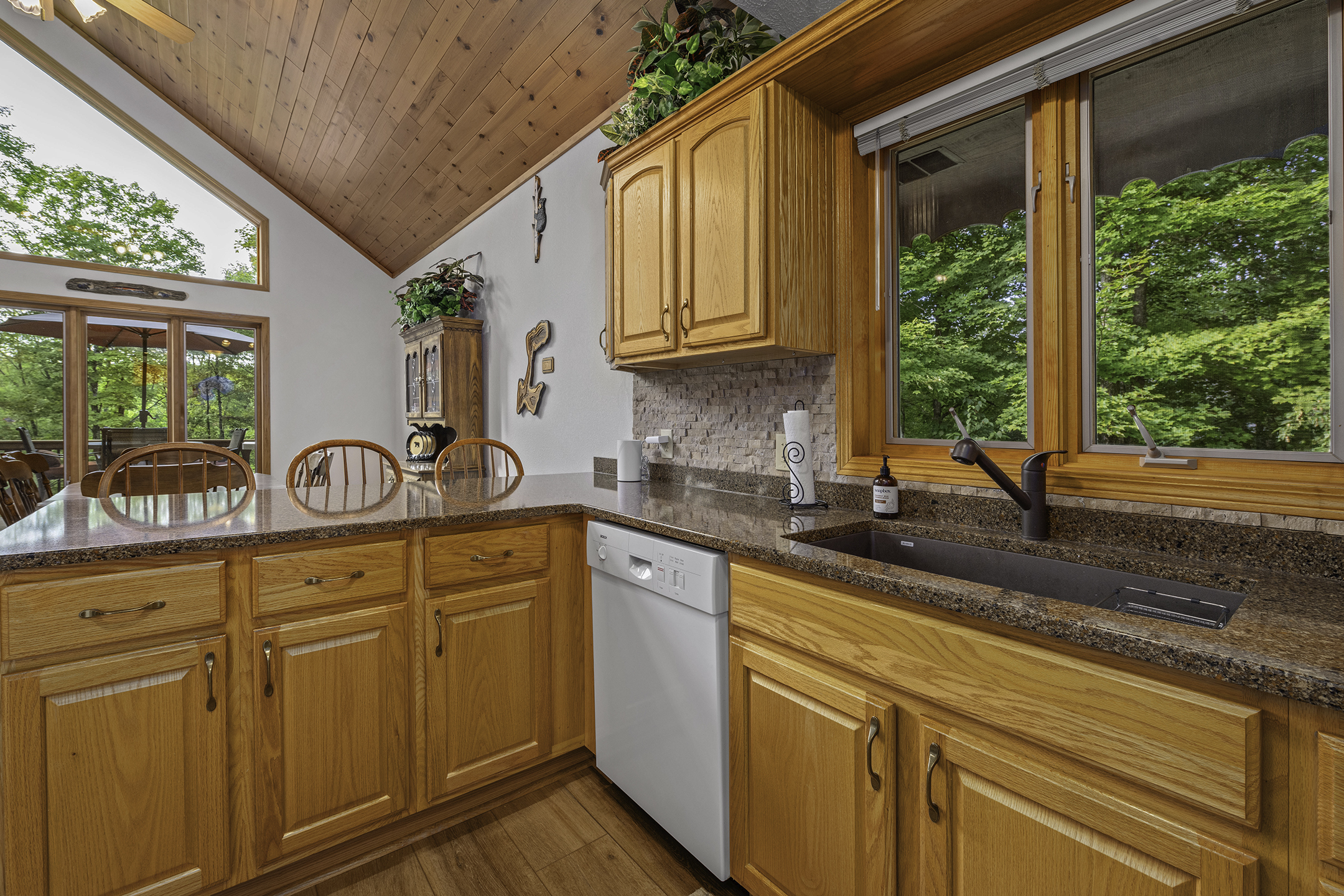 Everything you need to feel at home, right here in the heart of the kitchen.