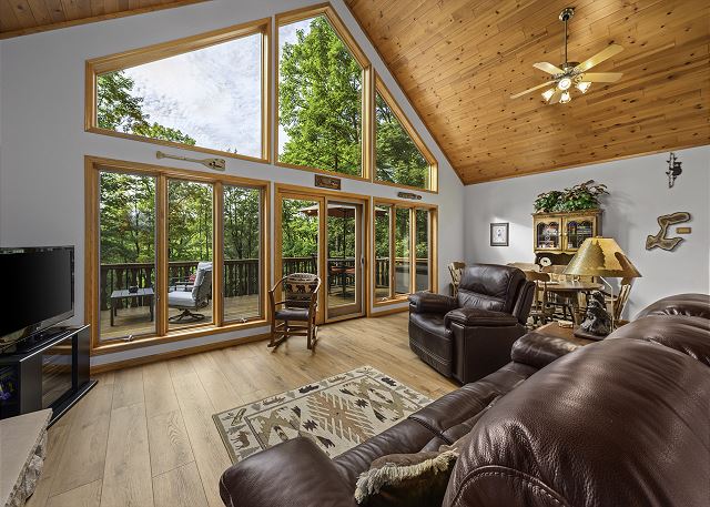 New! Spectacle Lakefront W/ Sandy Beach, Dock, Kayaks, AC, Fire Pit 2