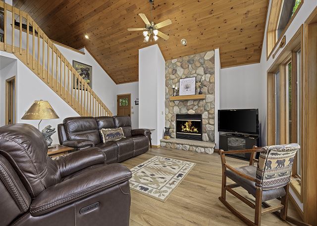 New! Spectacle Lakefront W/ Sandy Beach, Dock, Kayaks, AC, Fire Pit 6