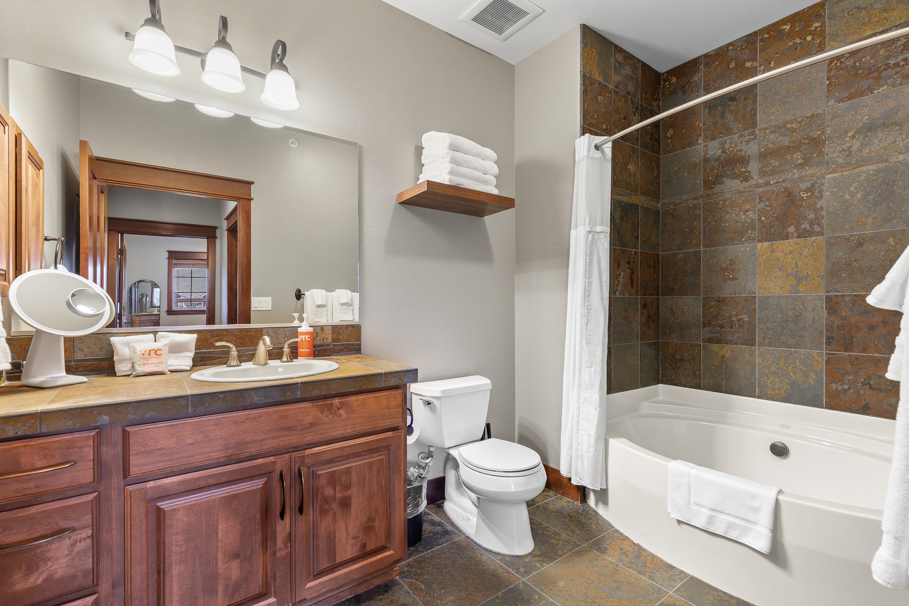 Guest bathroom with convenient shower/tub combo