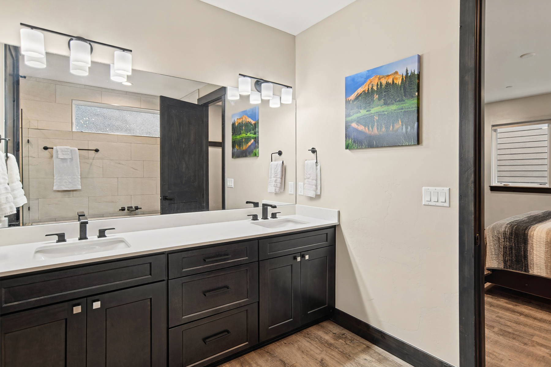 Master Bathroom - Shower and Bathtub 