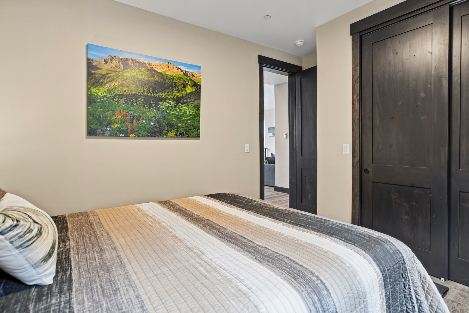 3rd Bedroom - Queen (3rd Floor)