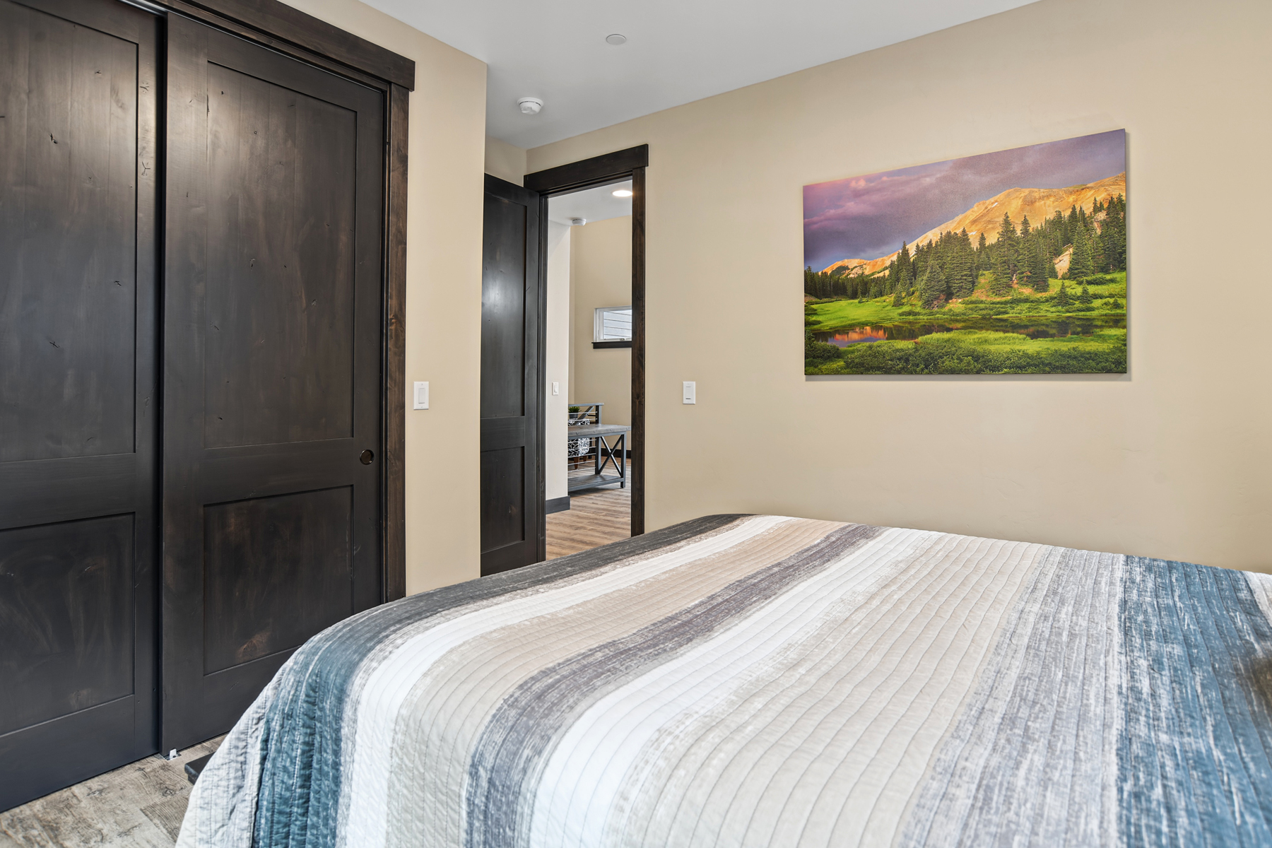 2nd Bedroom - Queen (3rd Floor)