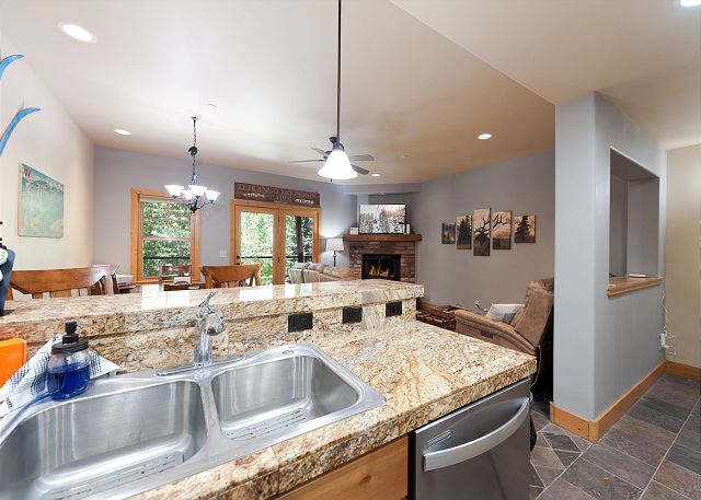 Pet Friendly Black Bear Townhome across from Purg - Views - Free Shuttle 9