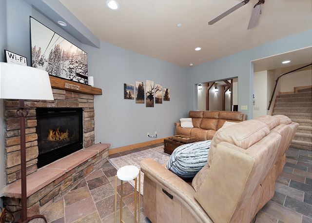 Pet Friendly Black Bear Townhome across from Purg - Views - Free Shuttle 4