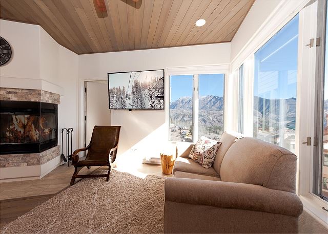 Remodeled 6th Floor Condo at Purgatory Resort - Awesome Slope Views 3