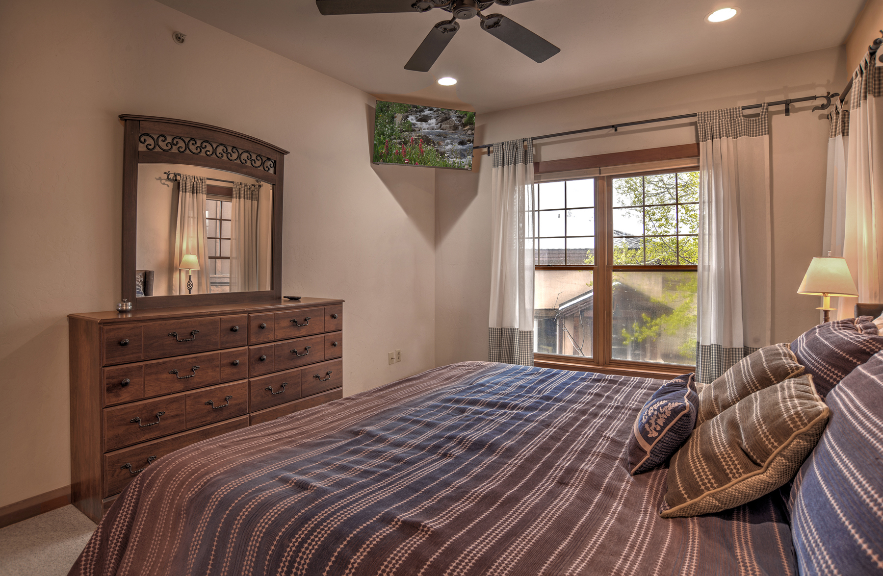 2nd Bedroom - King and TV (2nd Floor)