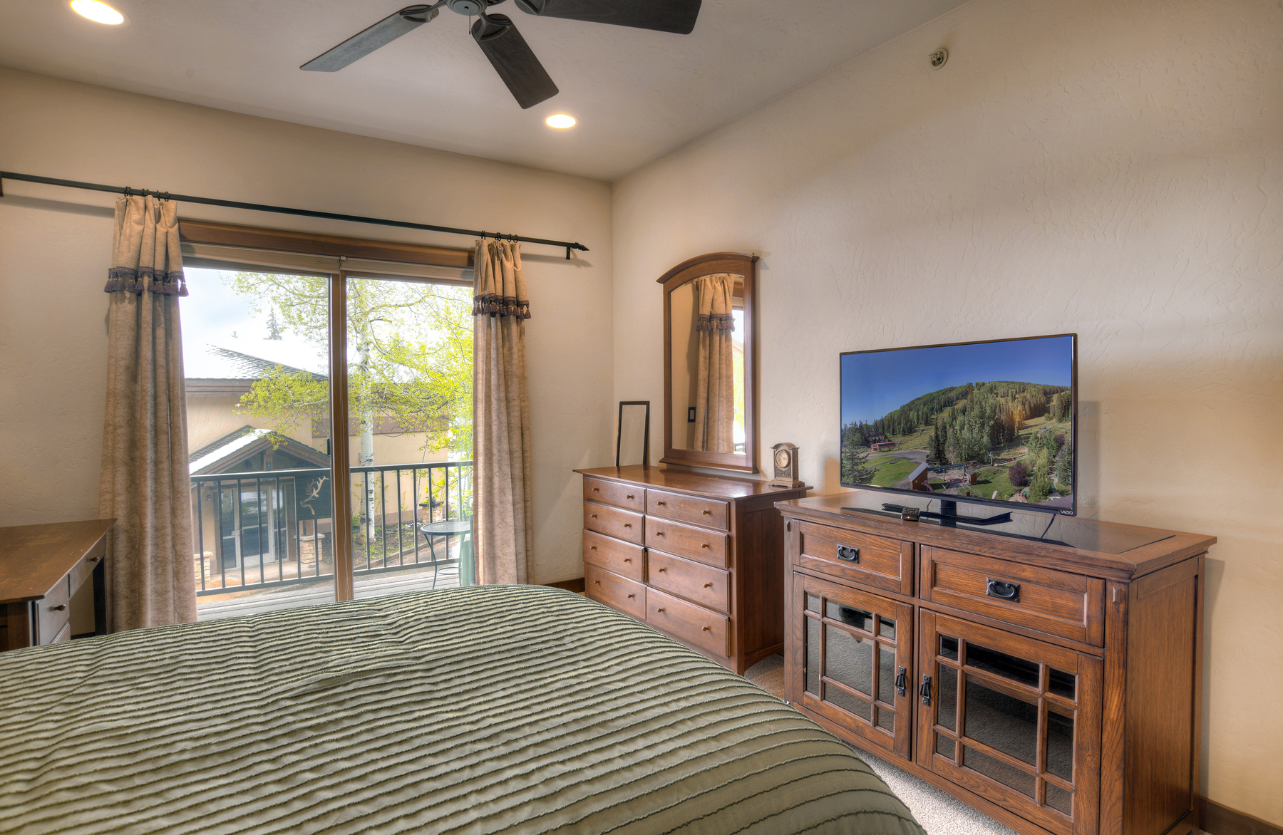 3rd Bedroom - Queen, TV and Deck (2nd Floor)