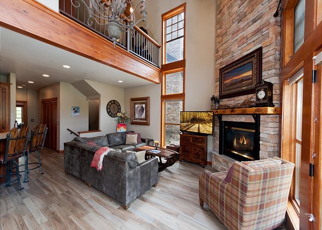 Luxury Elkpoint Townhome - True Ski in/Ski Out - Best Location (End Unit) 4