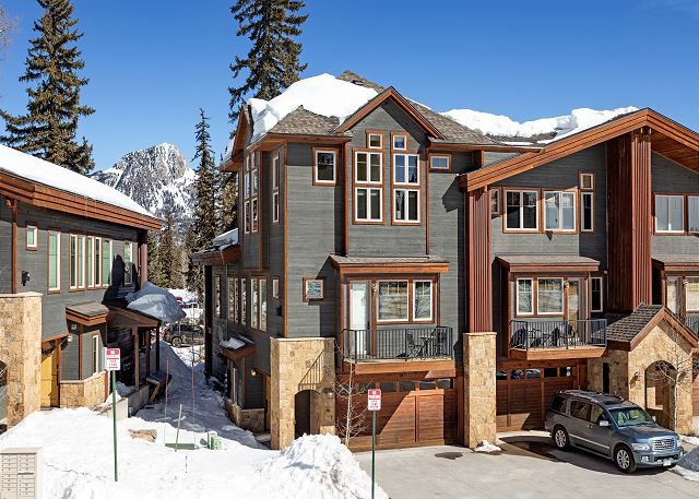 Luxury Townhome - Views - Ski in/Out - End Unit - Fire Pit 8