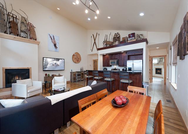 Luxury Townhome - Views - Ski in/Out - End Unit - Fire Pit 5