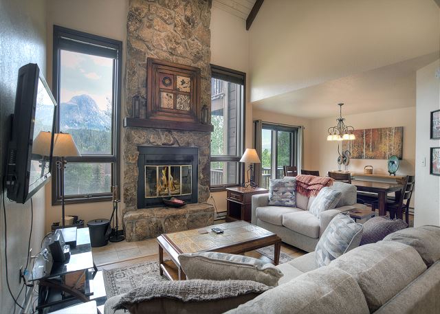 Spacious Condo/ Great Views/Heated Pool/Enclosed Loft 3