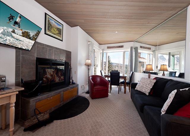 4th Floor Studio - Slope Views - Deck - Ski in/Ski Out 5