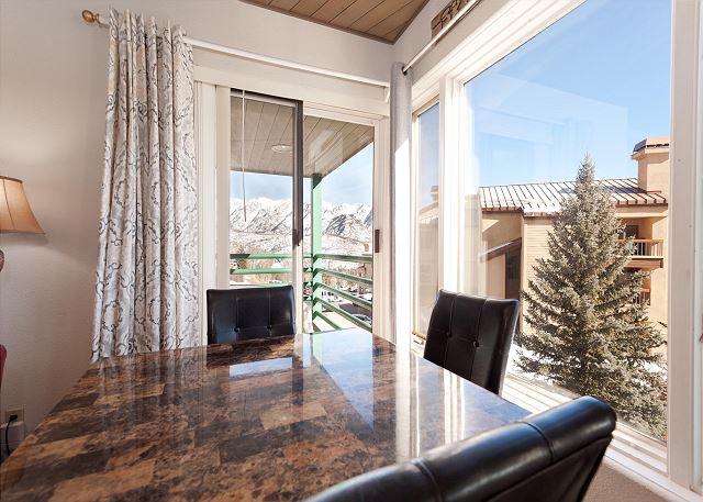 4th Floor Studio - Slope Views - Deck - Ski in/Ski Out 10