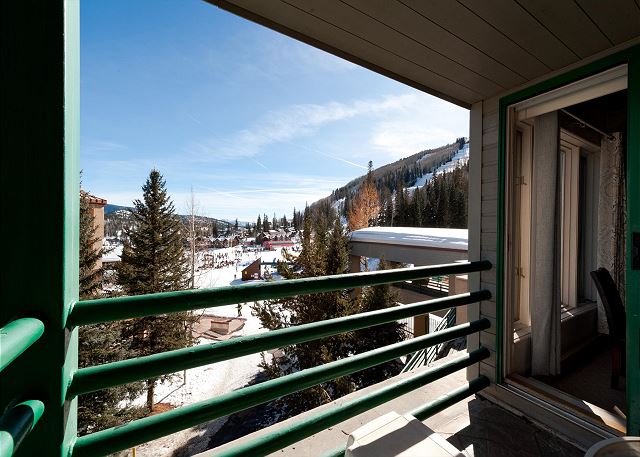 4th Floor Studio - Slope Views - Deck - Ski in/Ski Out 9