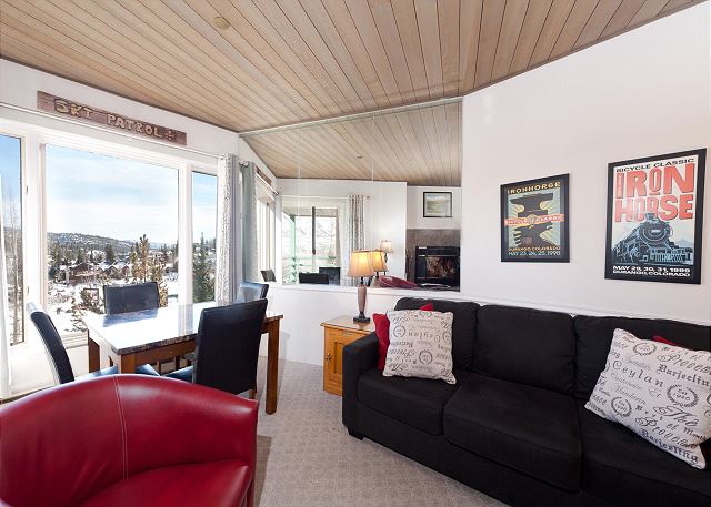 4th Floor Studio - Slope Views - Deck - Ski in/Ski Out 2