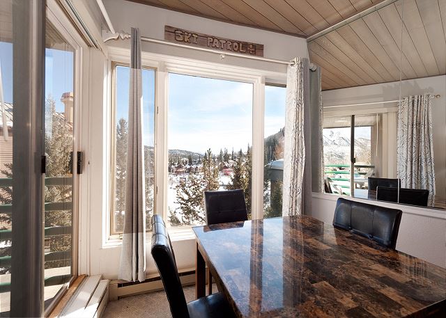 4th Floor Studio - Slope Views - Deck - Ski in/Ski Out 4