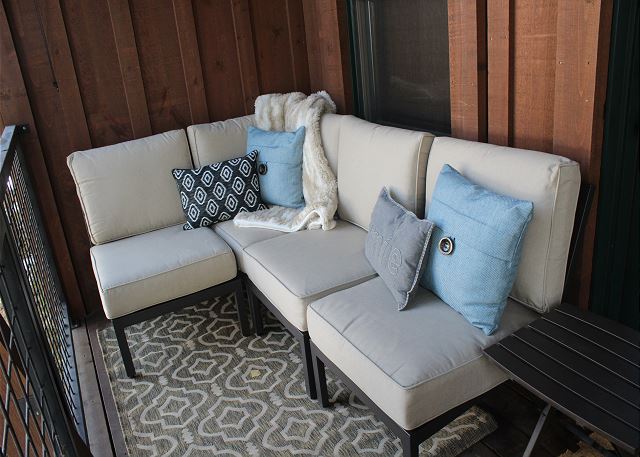 Black Bear Townhome - Great Views - Ping Pong - Professionally Decorated 8