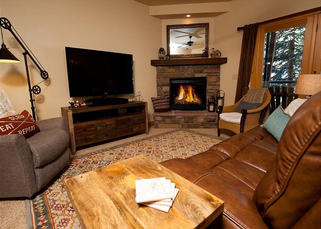 Black Bear Townhome - Great Views - Ping Pong - Professionally Decorated 3