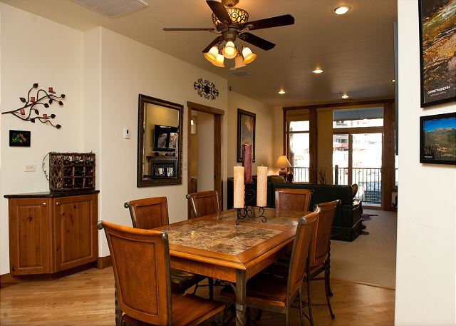 Peregrine Point Condo by the Main Plaza - Walk to Slopes 2