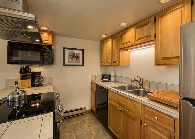 Cascade Village Condo - Awesome Views - Heated Pool 4