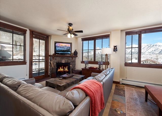 Premier Building at Purgatory - Views - Ski in/Ski Out - Corner Unit 3