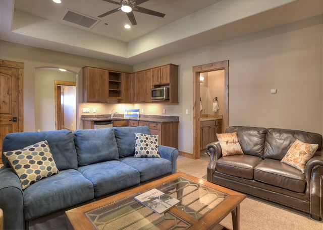 Pet Friendly Home Across from Purgatory - Views - Hot Tub - On Demand Shuttle 8