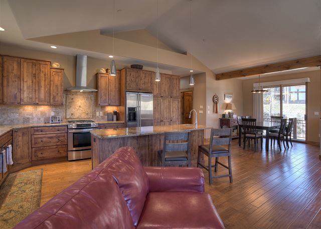 Pet Friendly Home Across from Purgatory - Views - Hot Tub - On Demand Shuttle 3