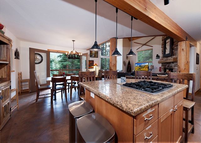 Secluded Mountain Home - 1 Mile to Purg - Hot Tub/Ping Pong Table/Lake Access 9