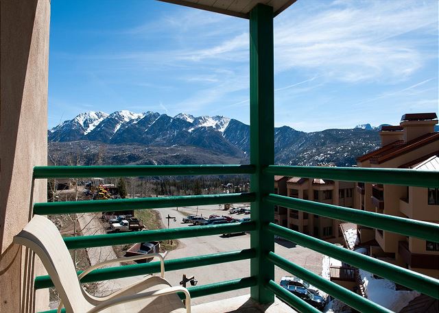 Updated Ski in/Ski Out Studio - Great Views - Deck - Affordable 3