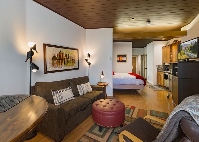 Updated Ski in/Ski Out Studio - Great Views - Deck - Affordable 2