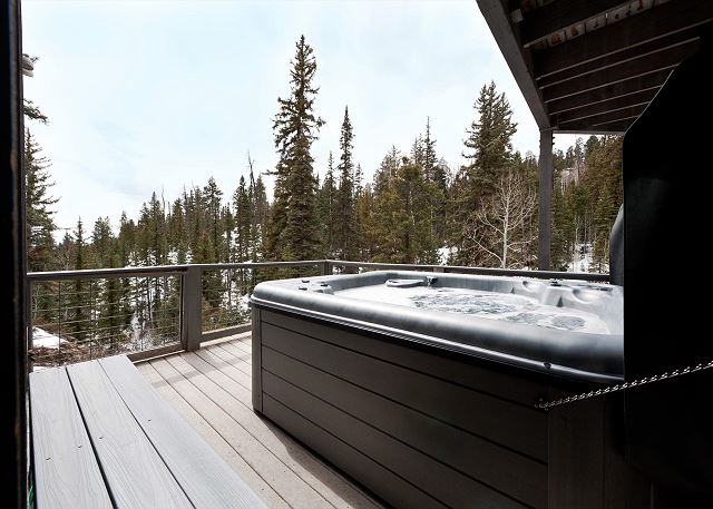 Luxury Home on Creek on 2 Acres - Hot Tub/Sauna/Pool Table/Fire Pit/BBQ Grill 8