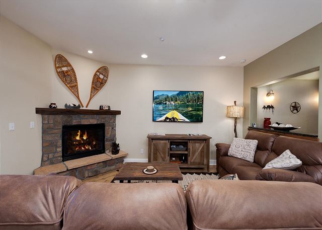 Mountain Townhome - Great Views - Free on Demand Ski Shuttle 5