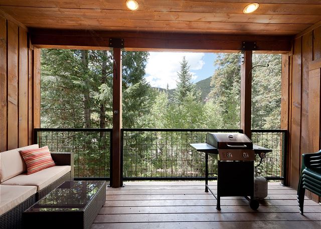 Mountain Townhome - Great Views - Free on Demand Ski Shuttle 2