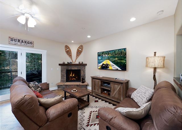 Mountain Townhome - Great Views - Free on Demand Ski Shuttle