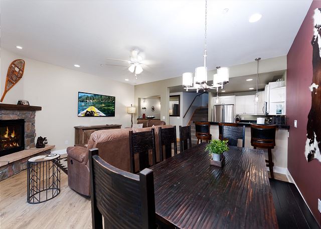Mountain Townhome - Great Views - Free on Demand Ski Shuttle 4