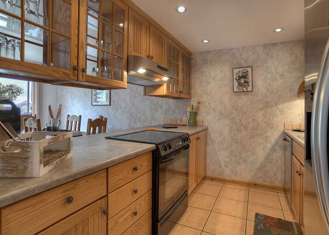 Cascade Village Condo - Views/Heated Pool/Two Decks 7