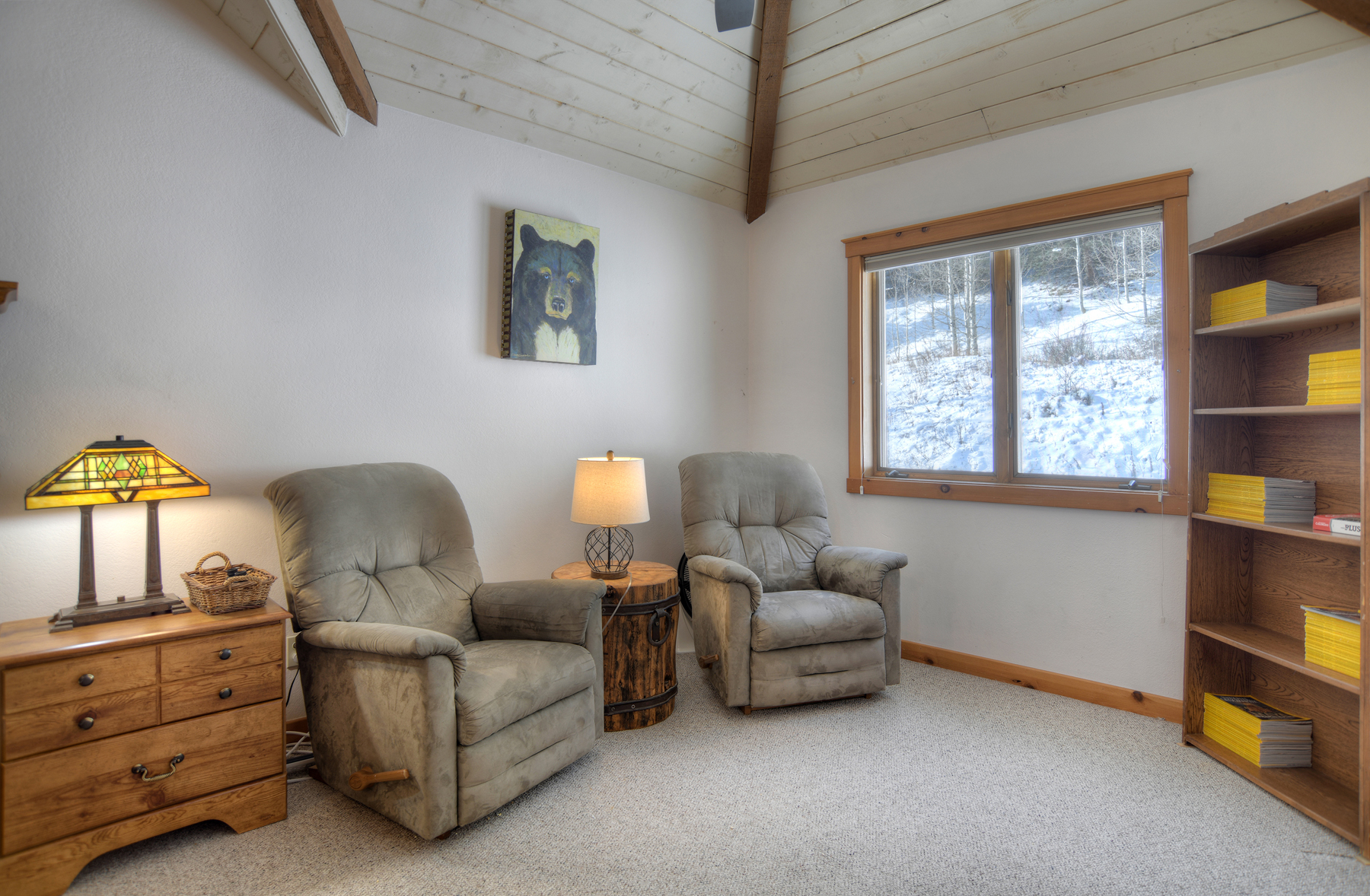 Master Bedroom - King, TV, Electric Fireplace, Sitting Area (2nd Level)