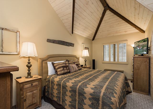 Cascade Village Condo/Two Decks/Views/Heated Pool 10