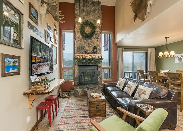 Cascade Village Condo/Two Decks/Views/Heated Pool 2